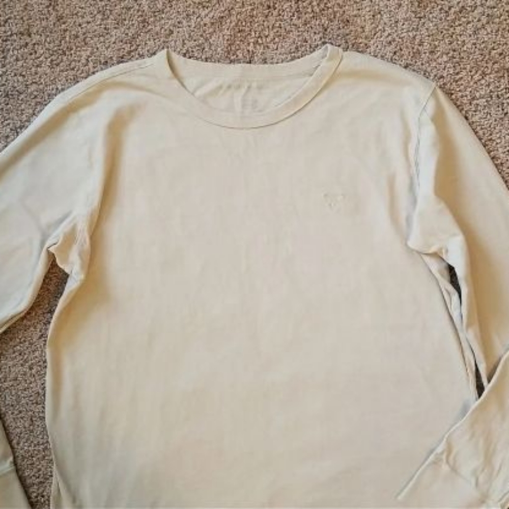 American Eagle tag-less Tshirt with Logo, large